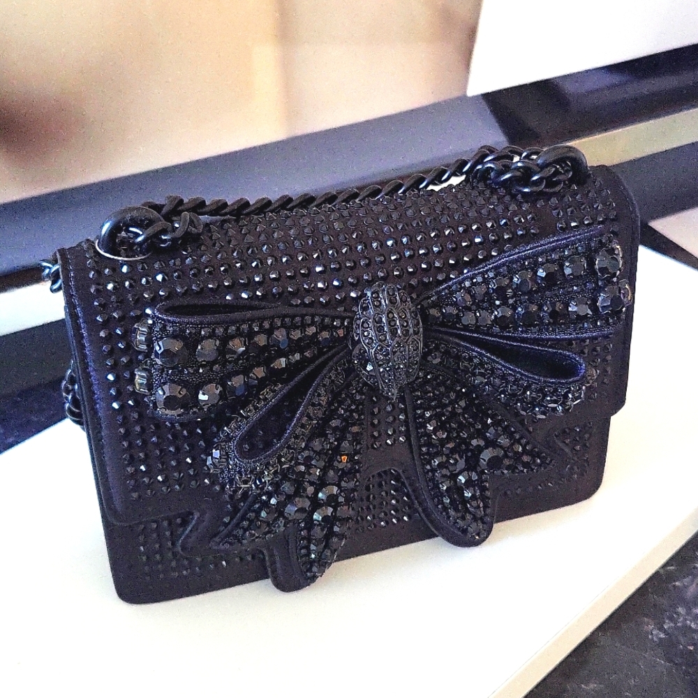 KURT GEIGER Handbag in black.